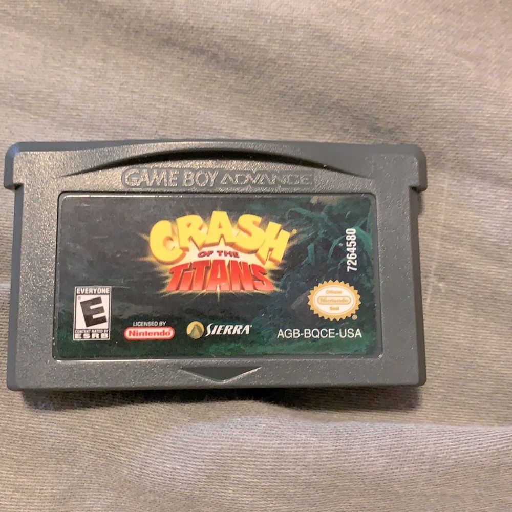 Crash of the Titans game boy game